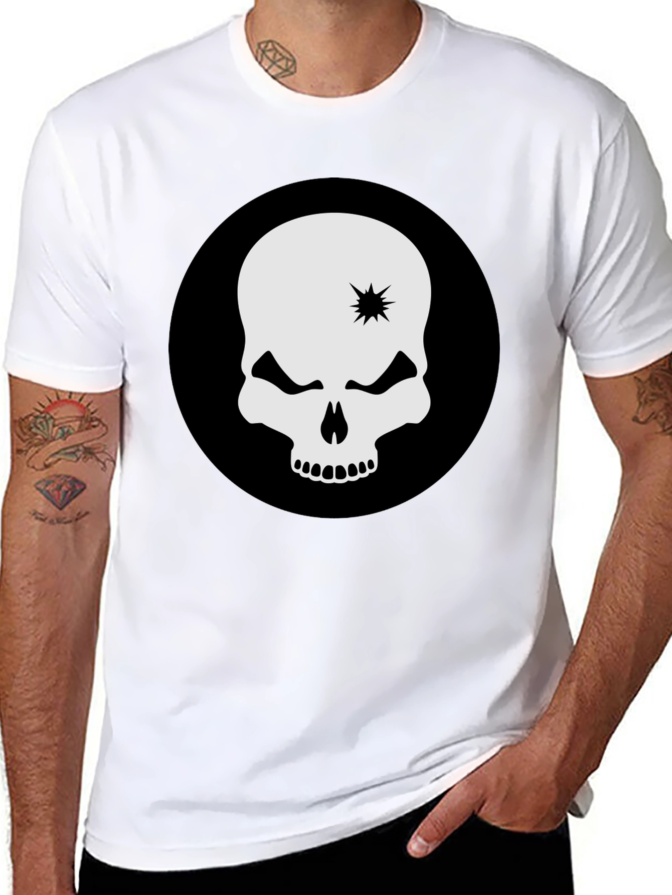 Skull Graphic Tee - Bold Black Crew Neck T-Shirt