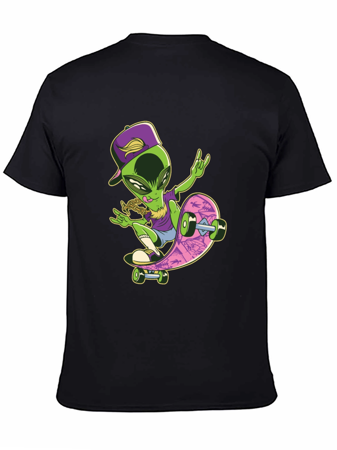 Cool Alien Skateboard Graphic T-Shirt