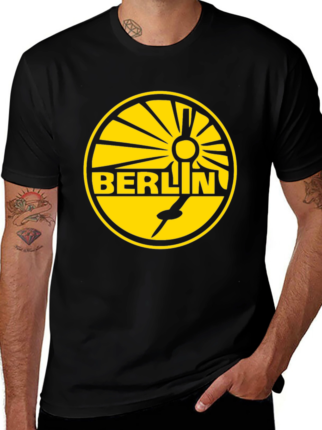 Berlin Circle Graphic T-Shirt - Black